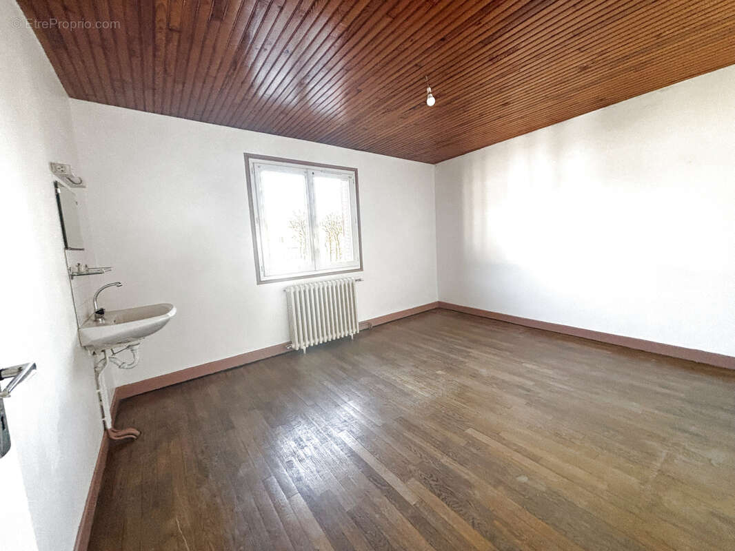 Maison à COULMIER-LE-SEC