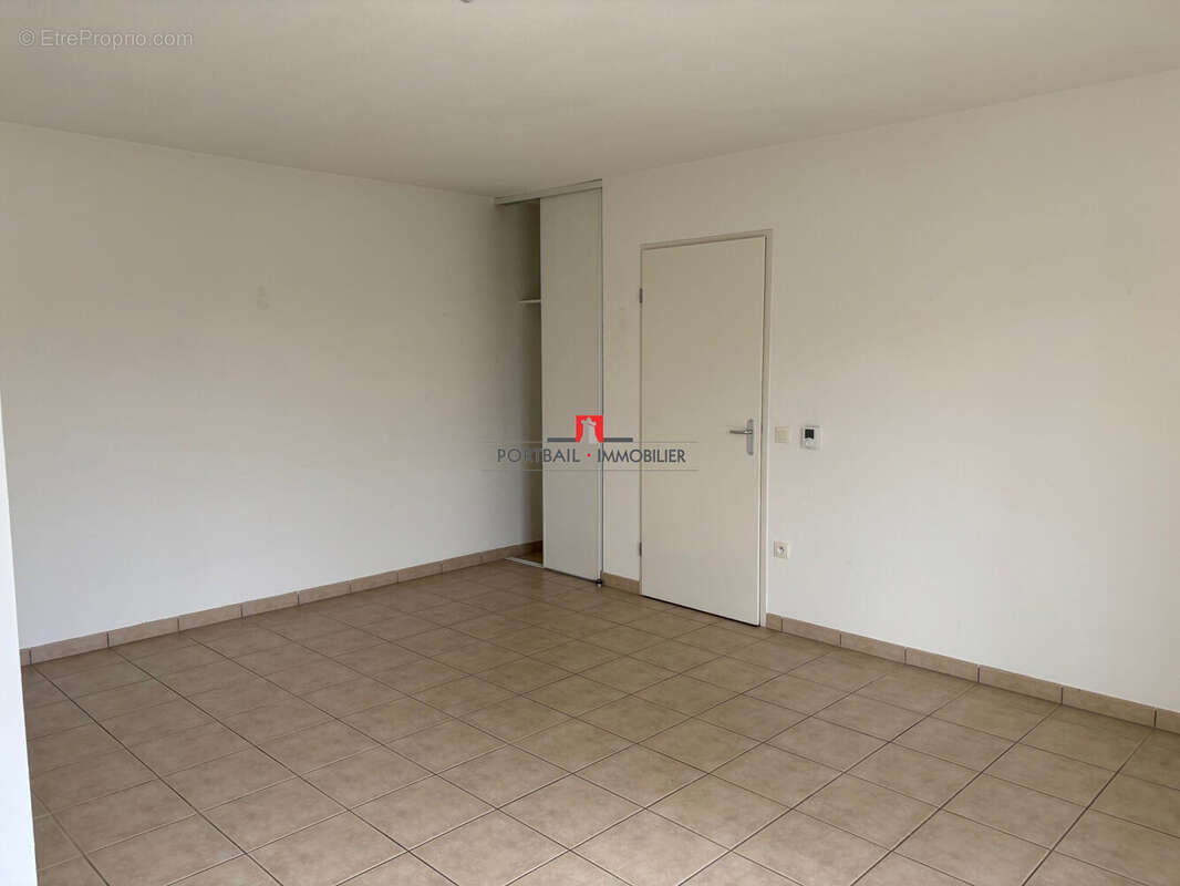 Maison à SAINT-MARTIN-LACAUSSADE