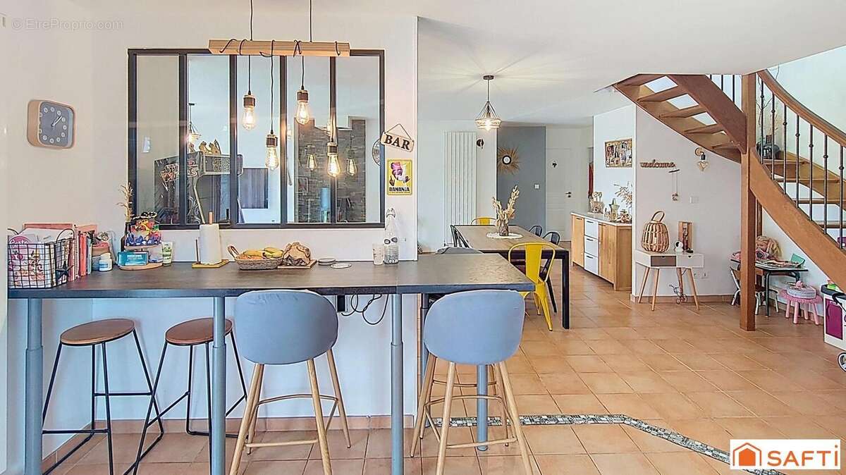 Maison 165 m² à Saint-Sylvestre-Sur-Lot  - photo 9