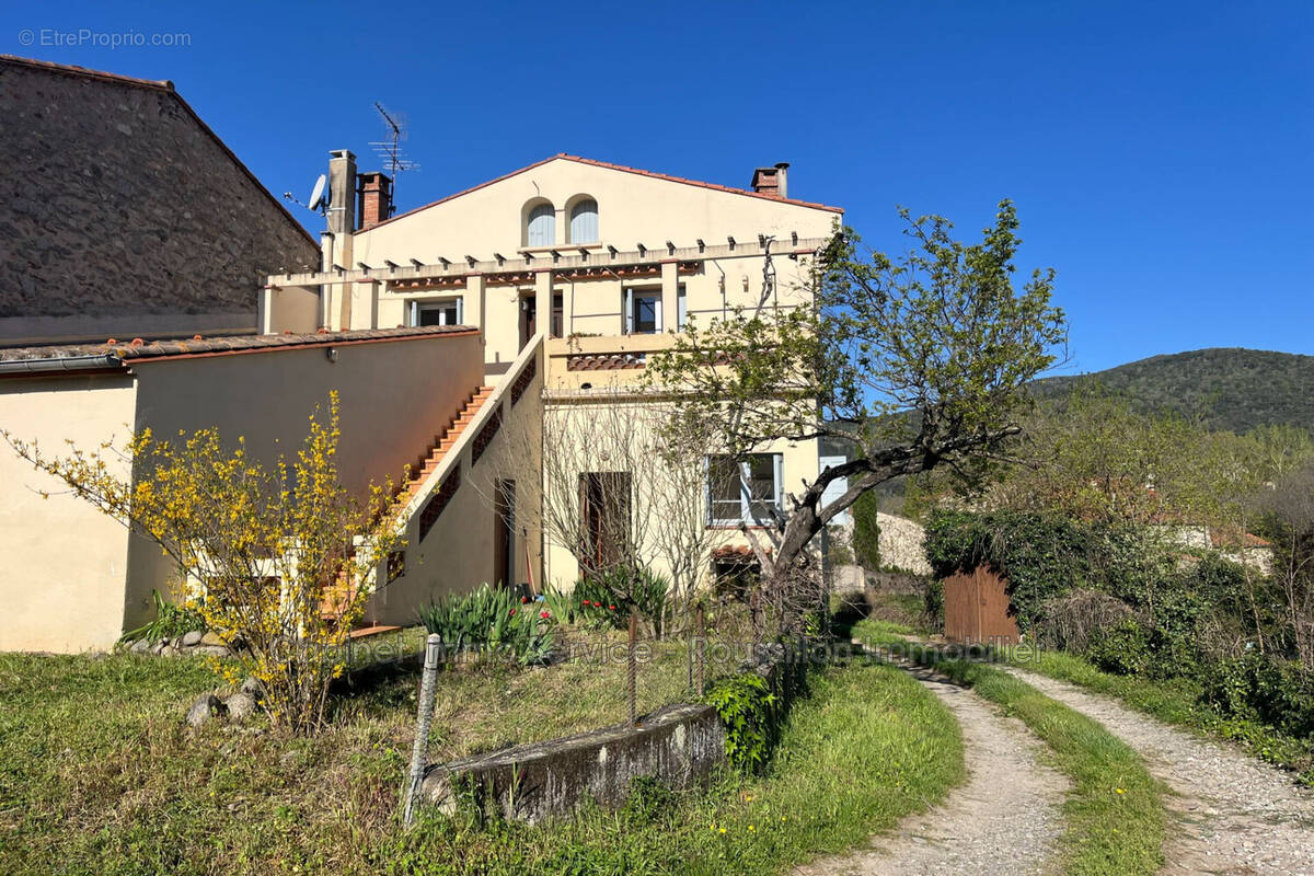 Maison à REYNES