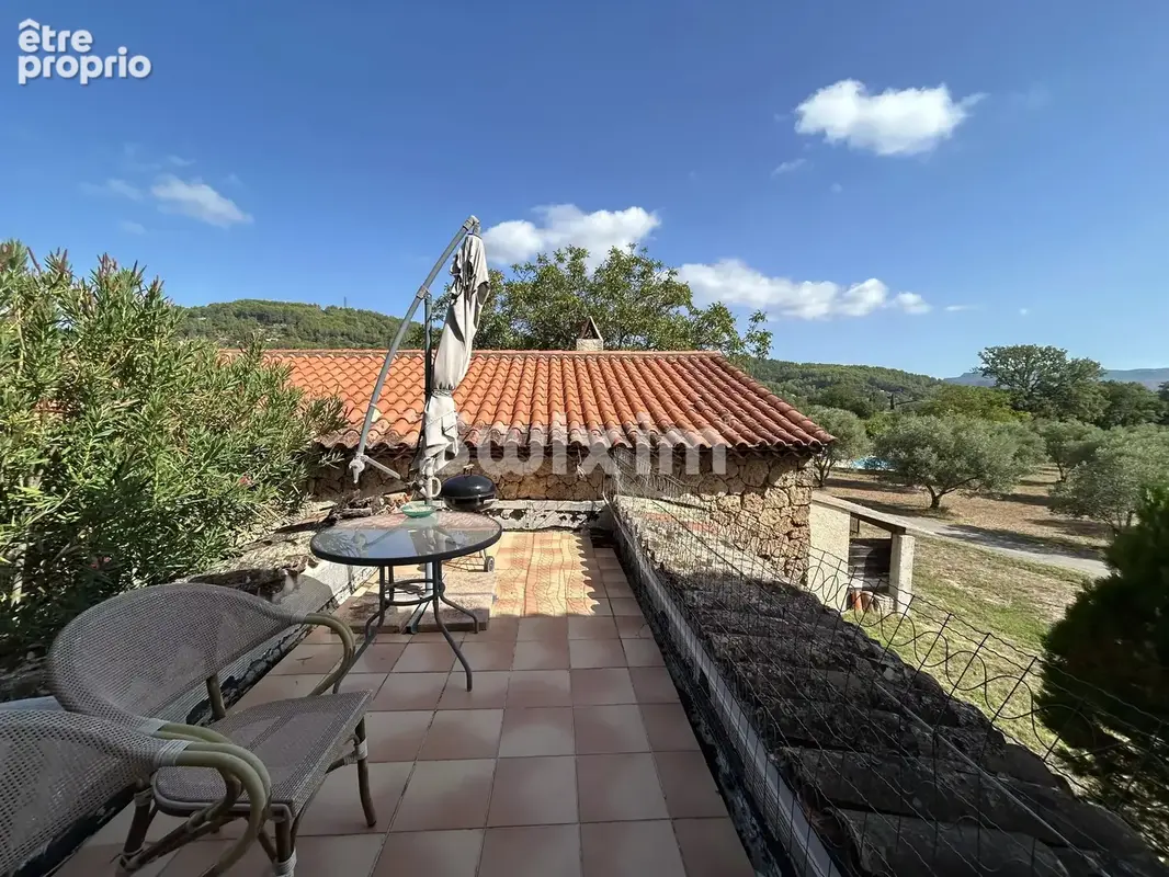 Superbe bastide en pierre de 500 m² à La Motte - photo 14