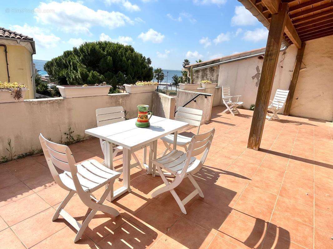 Meze, Appartement avec exceptionnel et rarissime emplacement sur le port - photo 8
