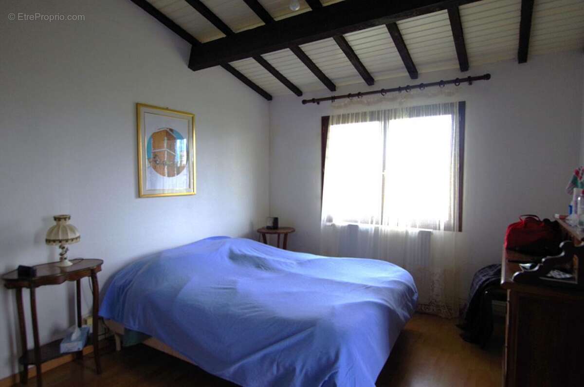 Maison à SAINTE-GENEVIEVE-DES-BOIS