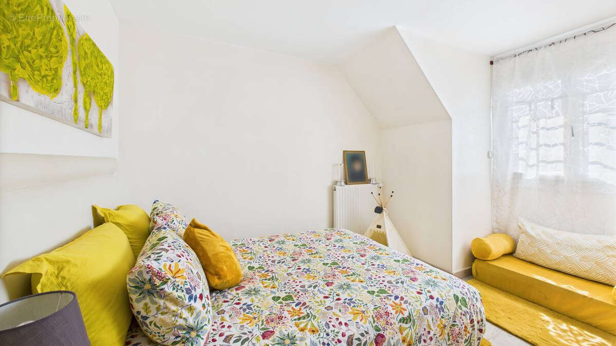 Maison à SAINTRY-SUR-SEINE