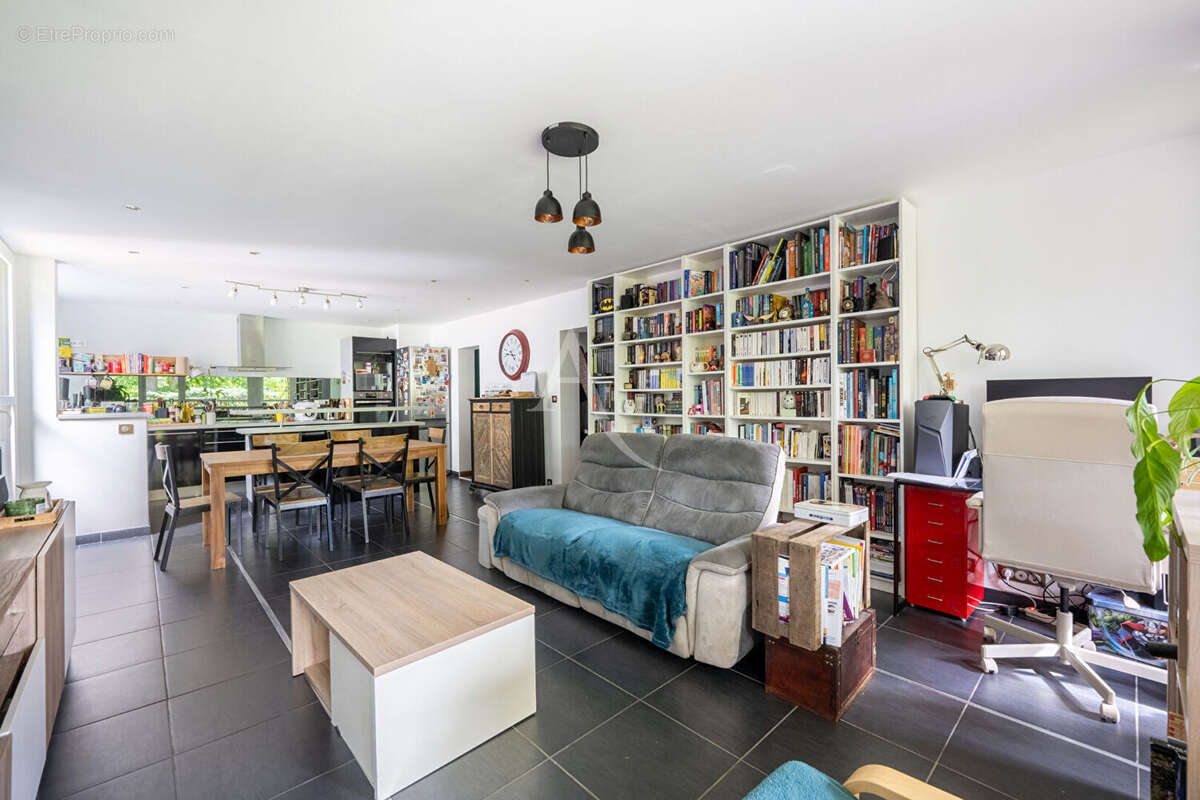 Appartement à MERY-SUR-OISE