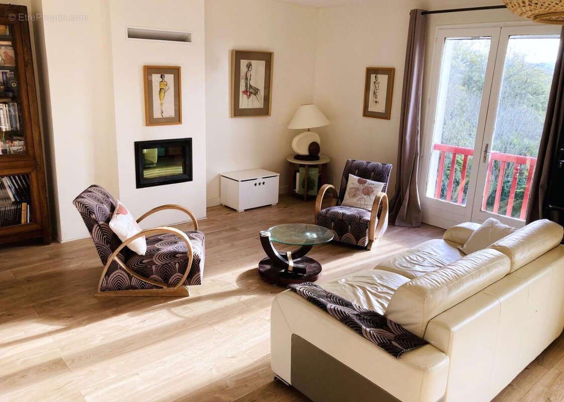 Appartement à VILLEFRANQUE