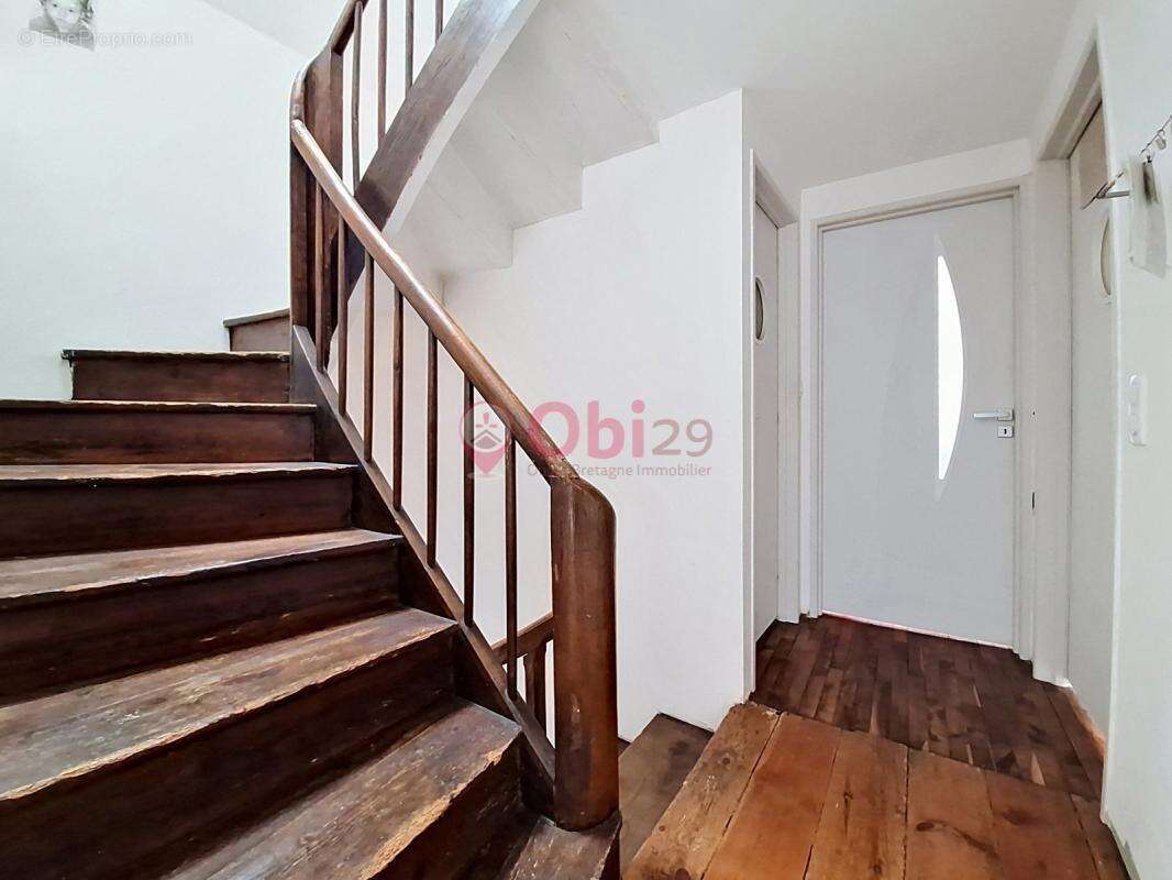 Maison à CAST