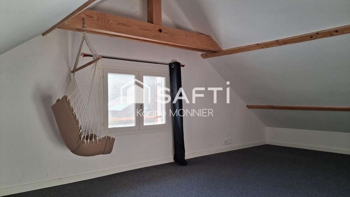 Maison 185 m² à Bourg-De-Sirod  - photo 9