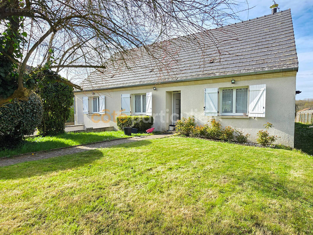 Maison à EGRISELLES-LE-BOCAGE