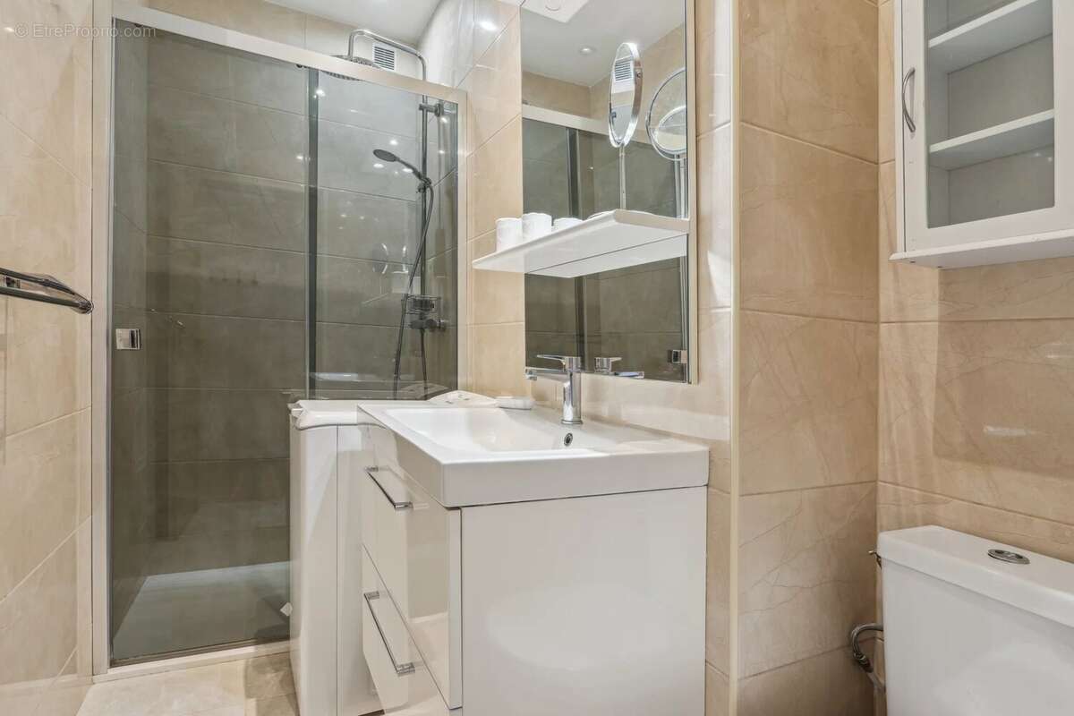 VENDU - EXCLUSIVITÉ - NICE - Carré d'Or - Appartement 2-3 pièces, emplacement idéal. - photo 7