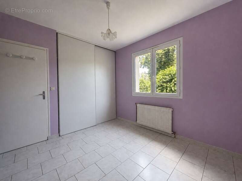 Saint-Laurent-Médoc – Maison de charme avec jardin arboré, garage en pierre de 80 m² et dépendance - photo 7