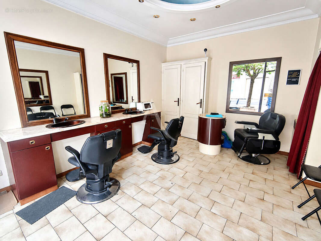 Murs local commercial - Saint Maur Des Fosses 18 m2 - photo 2