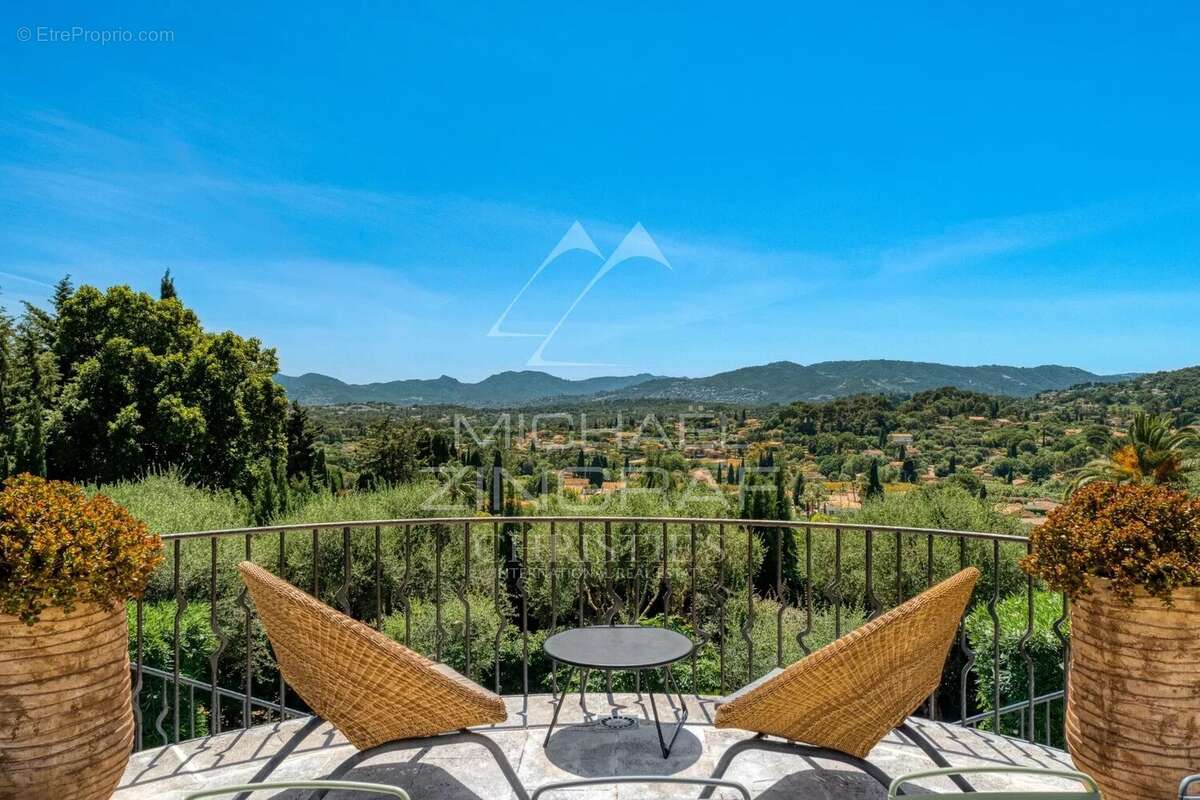 Maison à MOUGINS