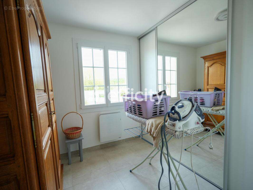 Maison à SAINT-PRYVE-SAINT-MESMIN