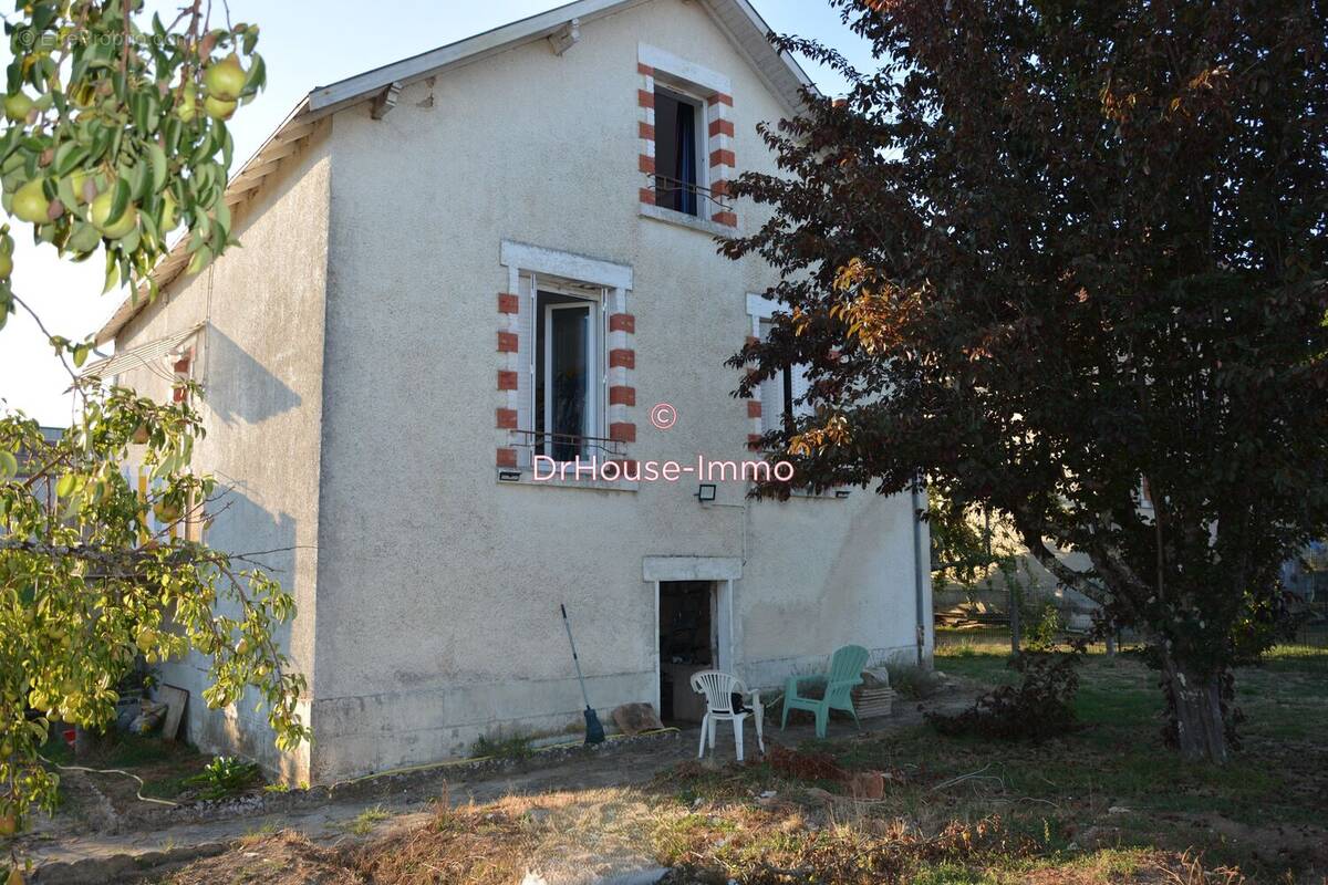 Maison à COUSSAC-BONNEVAL