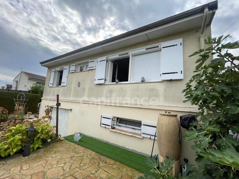 Maison à SAINT-LEU-D&#039;ESSERENT