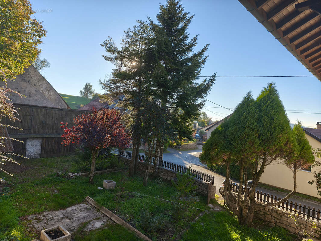 Maison à THEZILLIEU