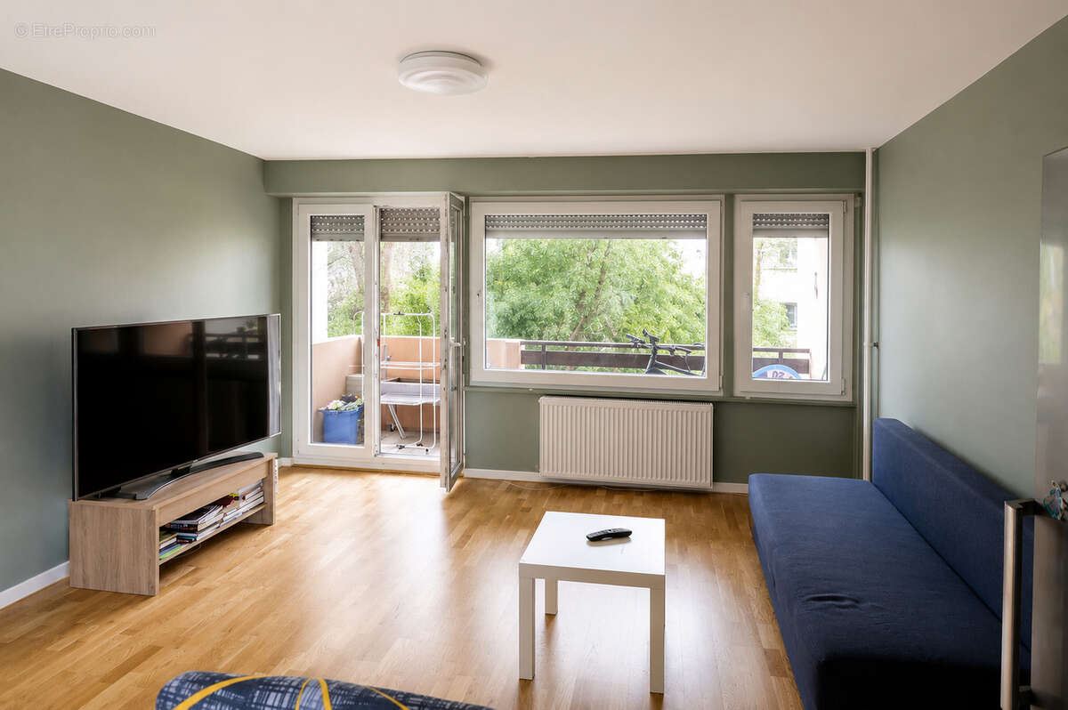 Appartement à ETREMBIERES