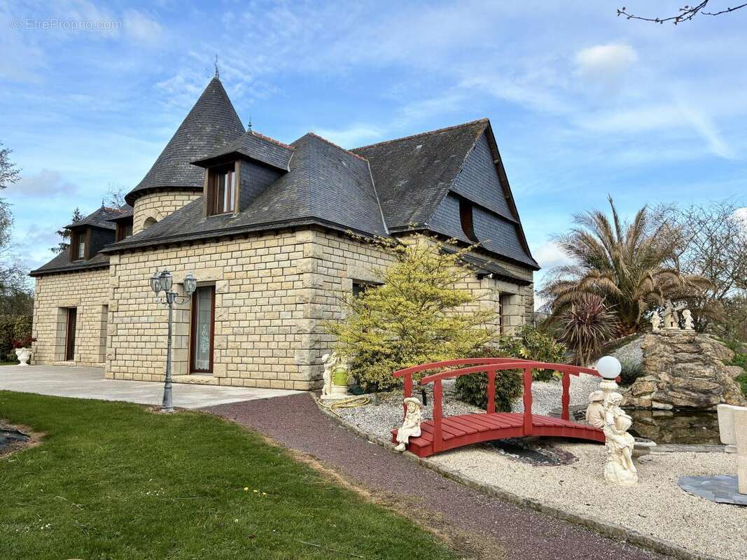 Maison 260 m² à Soulge-Sur-Ouette  - photo 3