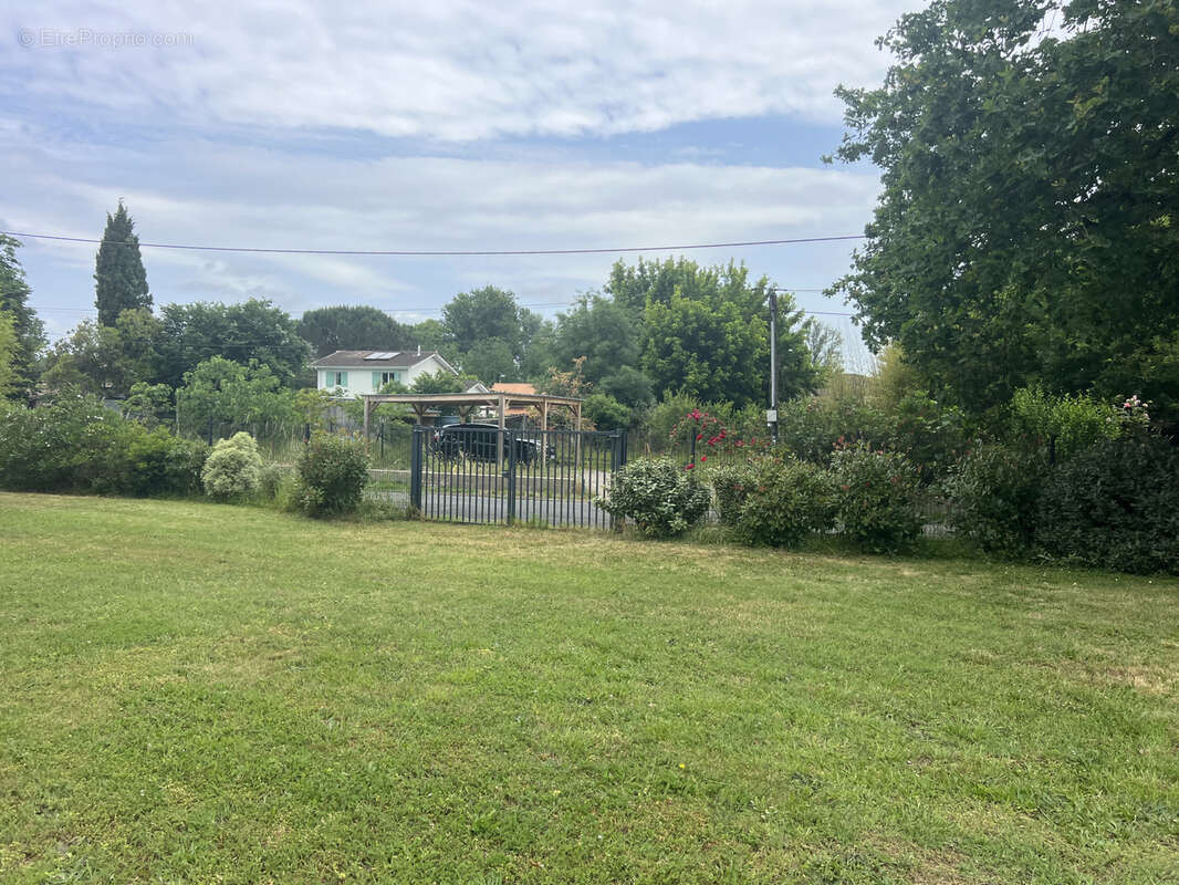 Terrain à SAINT-DENIS-DE-PILE