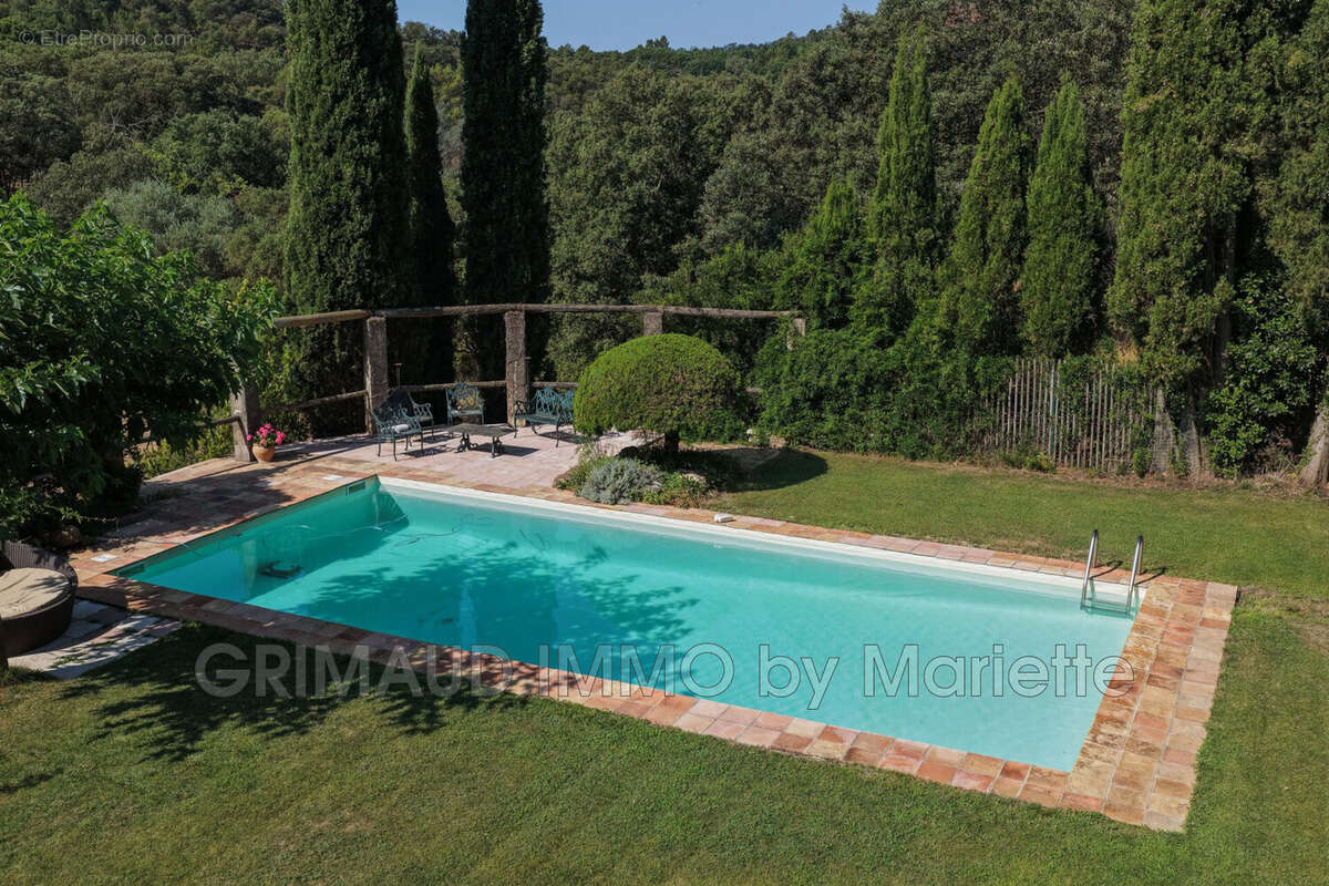 Maison à LA GARDE-FREINET