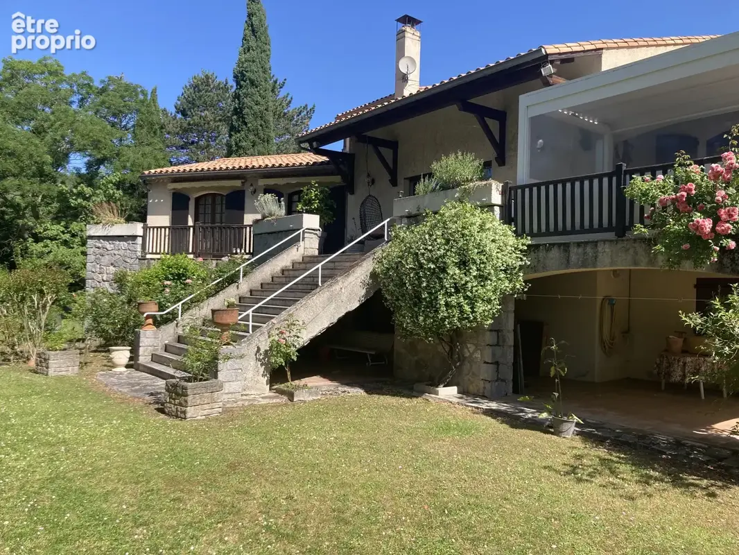 'La Villa' + grand jardin + 2me maison - photo 5