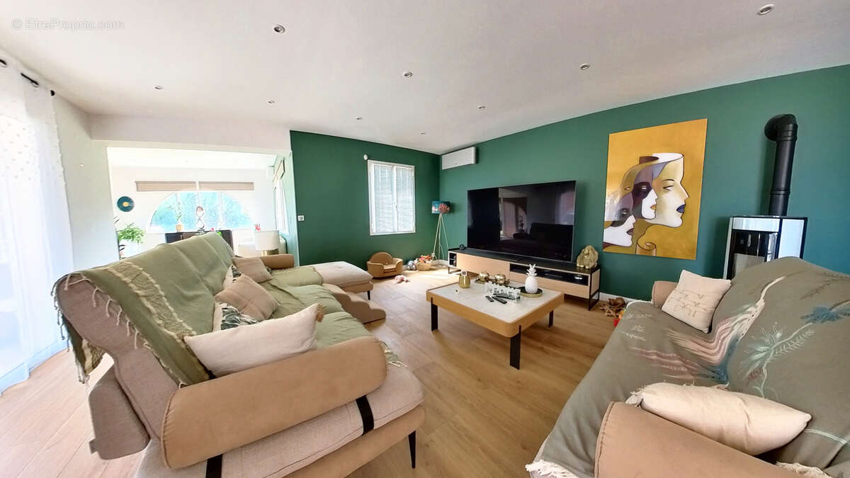 Maison à SAINT-LAURENT-DU-VAR