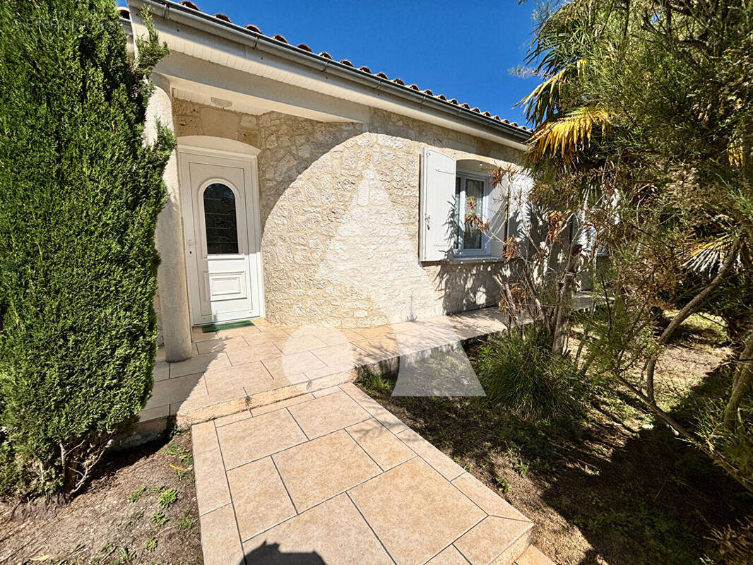 Maison à LES MATHES