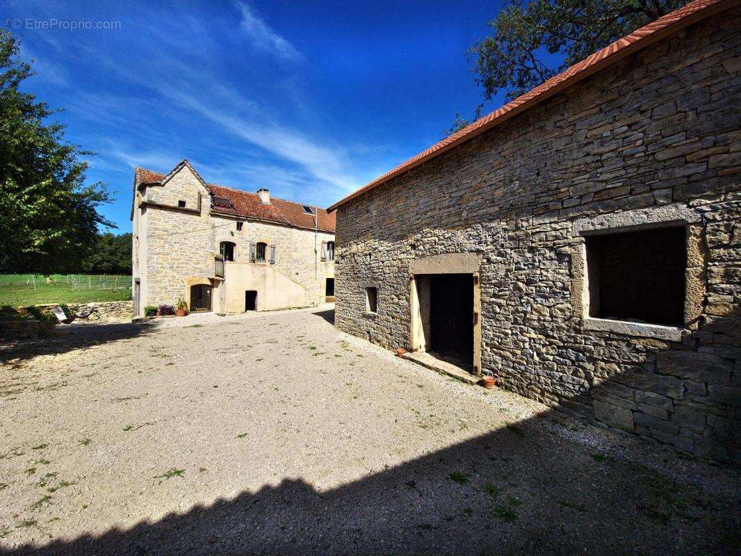 Maison à CAYLUS