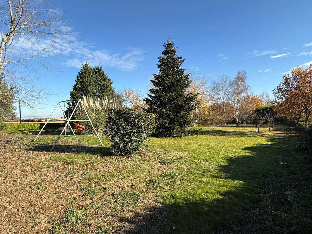 Maison à MONDAVEZAN