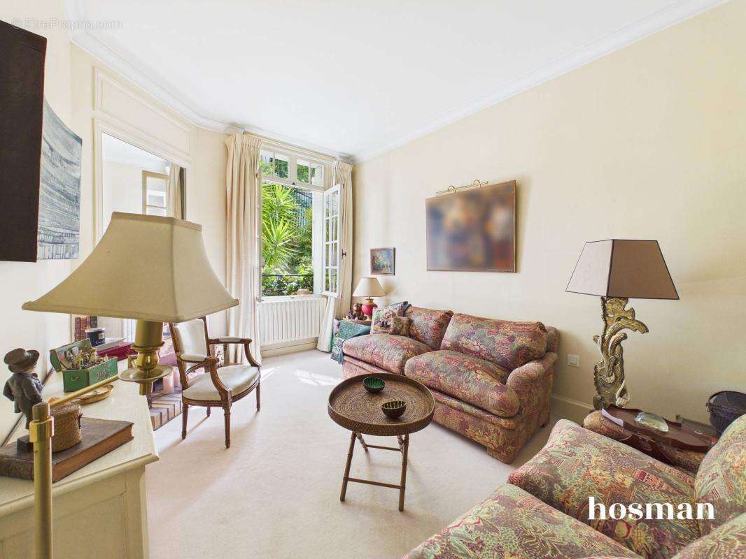 Appartement à PARIS-17E