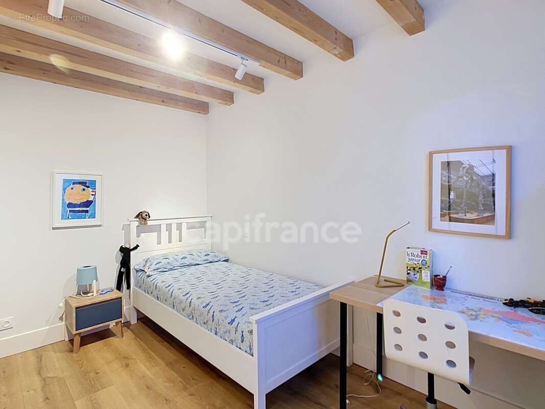 MONTÉLIMAR (26200) – Maison familiale climatisée de 162 m², 5 chambres dont une vaste pièce de 35 m², piscine et jardin clos arb - photo 19