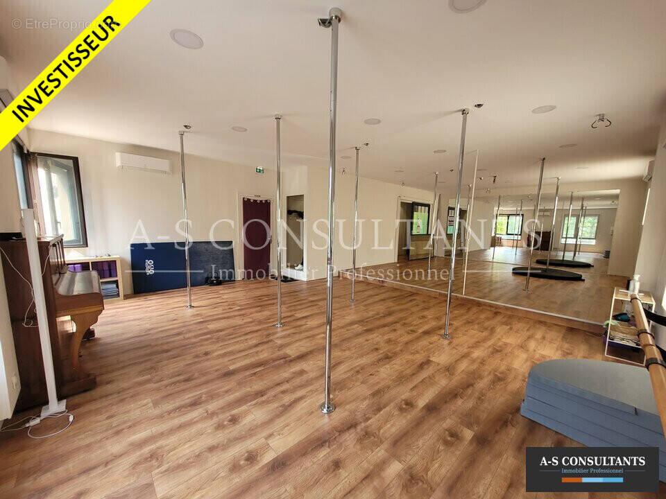 Commerce à LE PEAGE-DE-ROUSSILLON