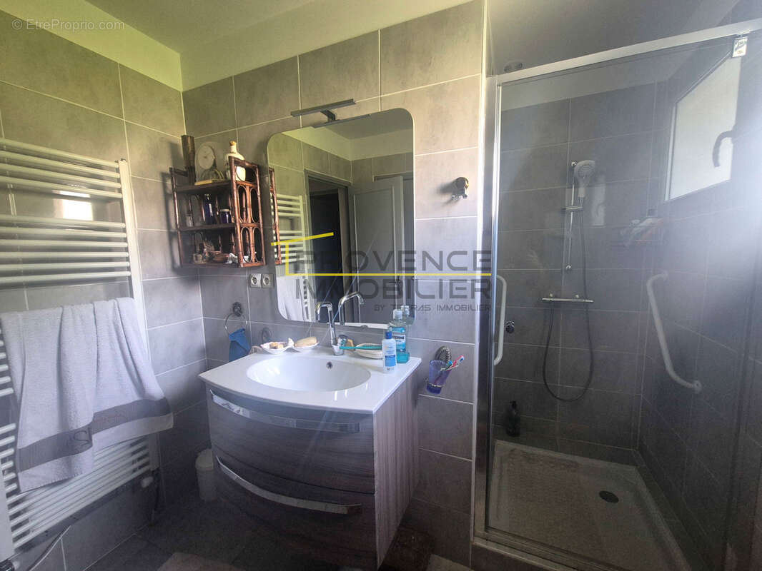 Maison à MONTELIMAR