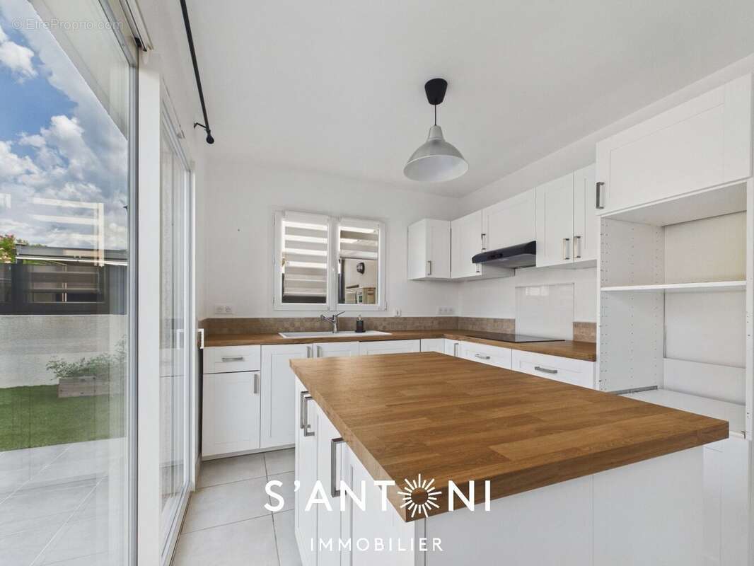 Villa récente R+1  98 m²  Terrain paysager - photo 3