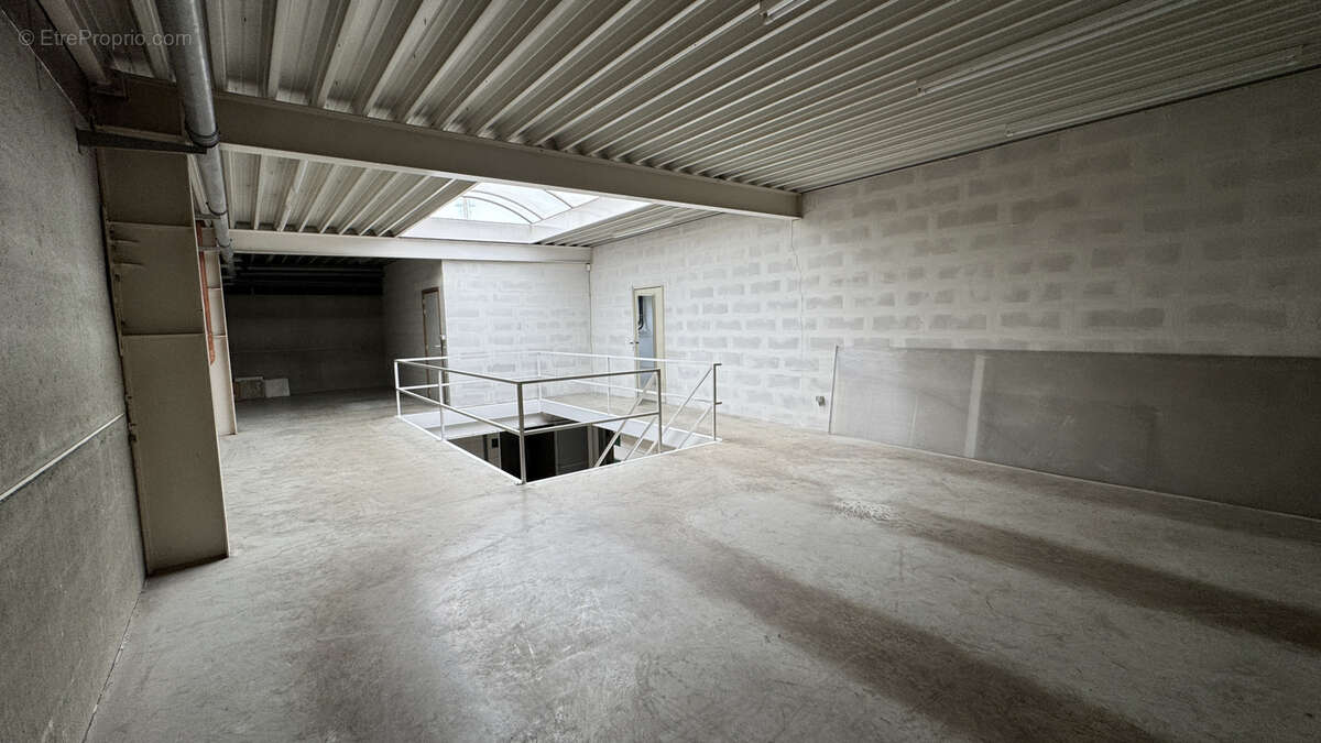 Commerce à SUNDHOUSE