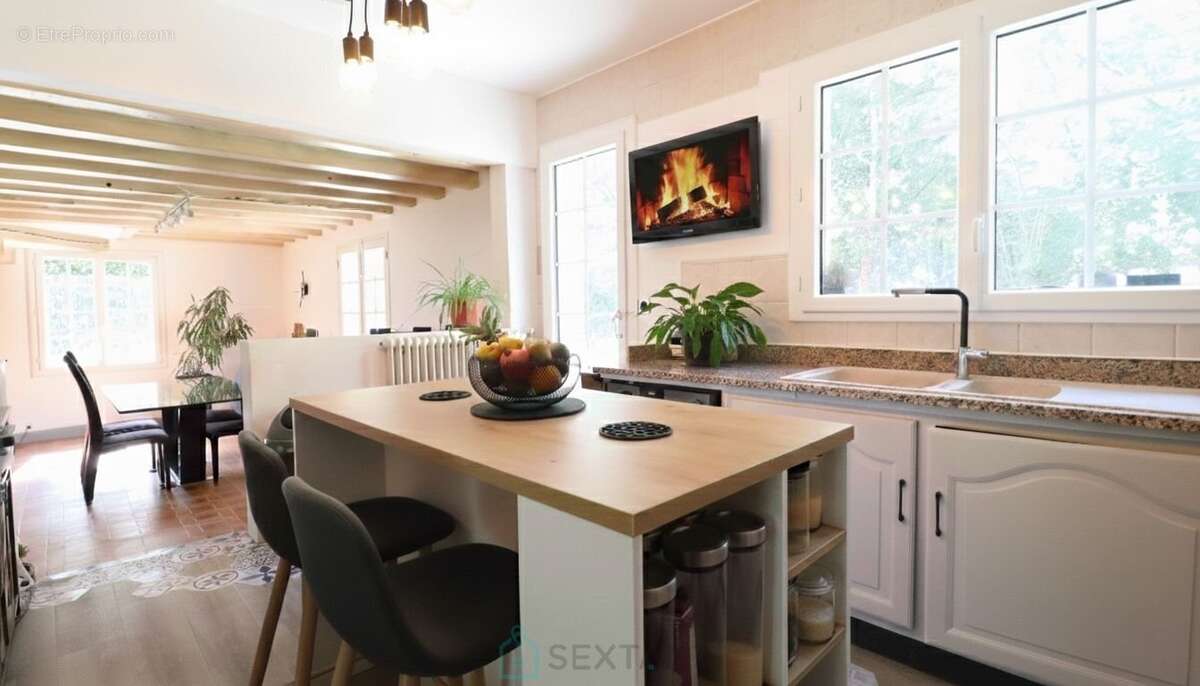 Maison à NOISY-SUR-ECOLE