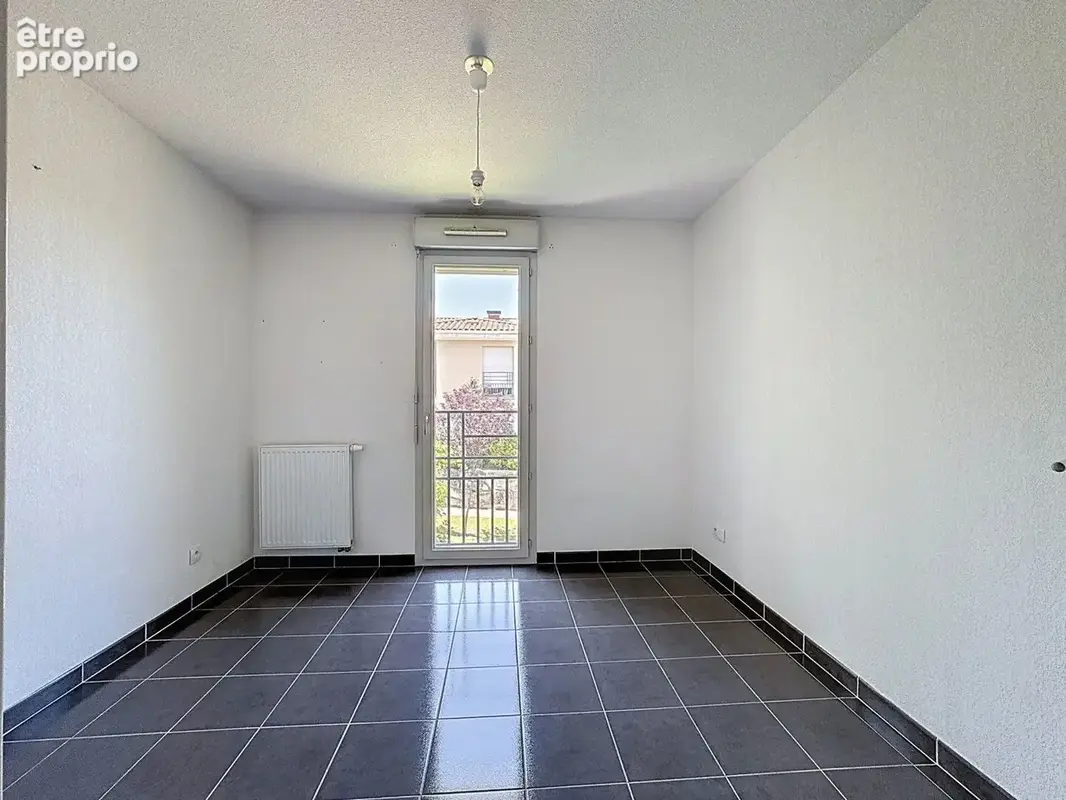 Appartement T3 lumineux avec terrasse et parking en sous-sol ? À proximité du centre-village - photo 7