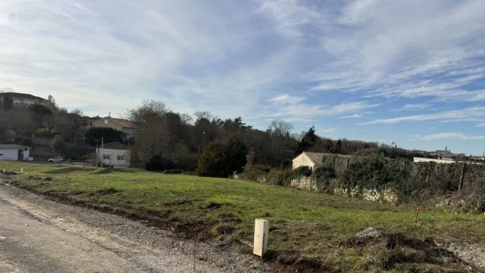 Terrain à ANGOULEME