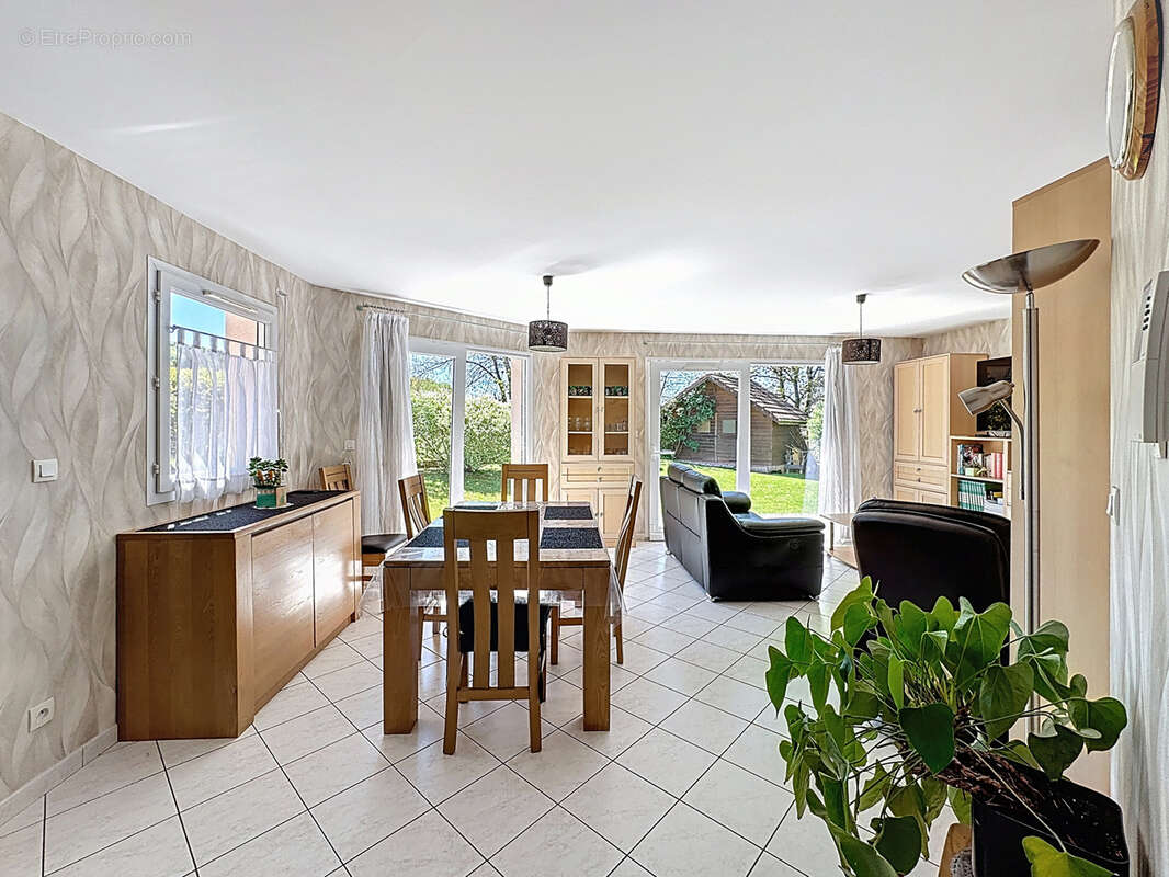 Maison à FRAHIER-ET-CHATEBIER