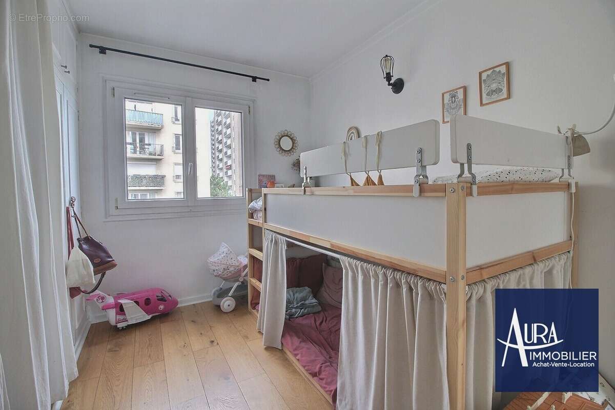 0_0005 - Appartement à LES LILAS