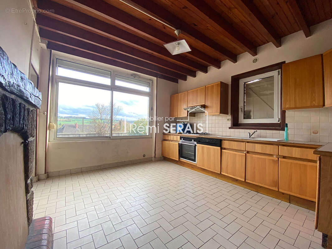 Maison à CONDE-SUR-NOIREAU