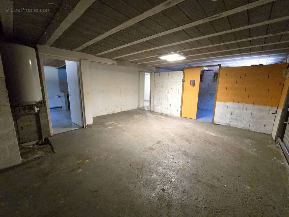 Maison 4 pièces de 91 m2 avec sous-sol complet   Le Péage-de-Roussillon   Proche gare - photo 11