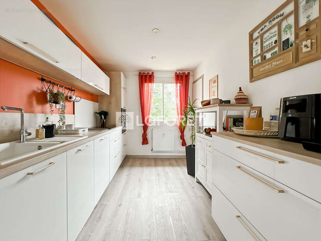 Appartement à GUILHERAND-GRANGES