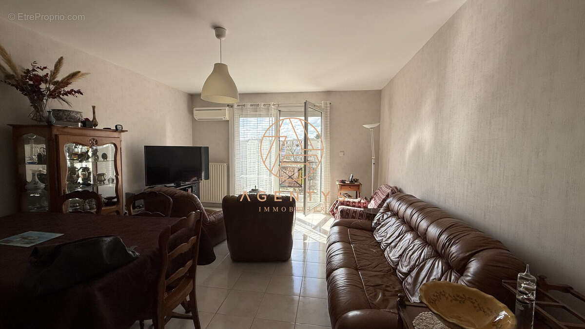 Appartement à LE PLESSIS-TREVISE