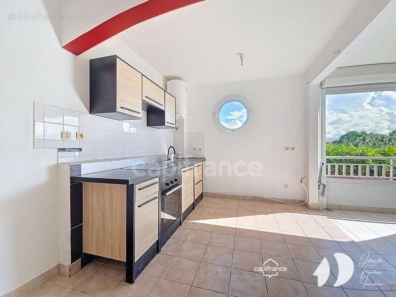Appartement à BAIE-MAHAULT