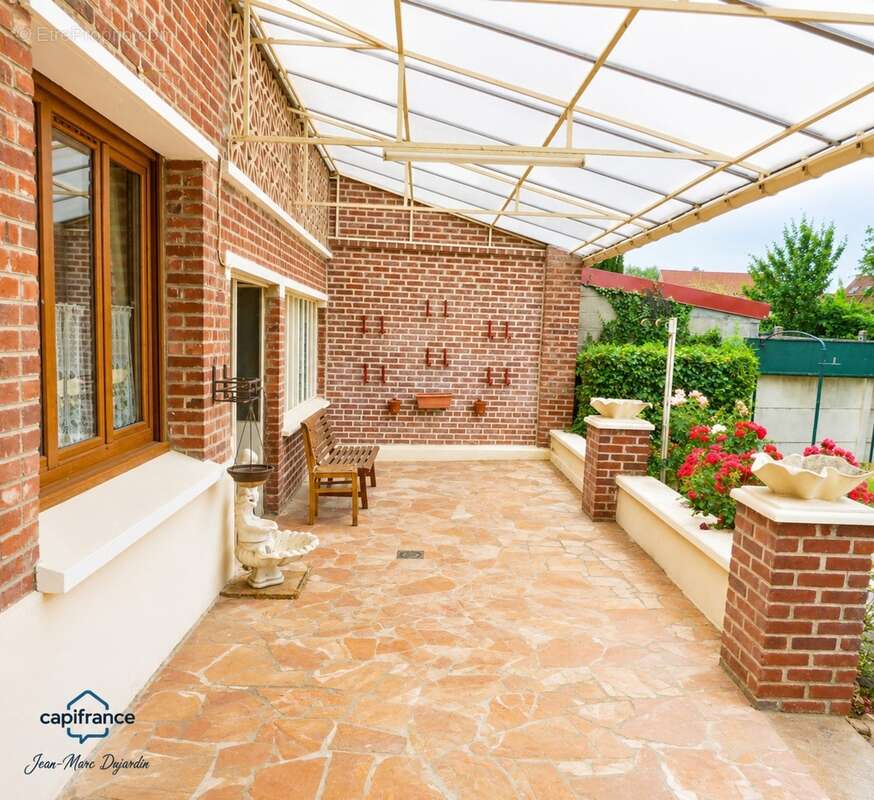 Maison 105 m², 4 chambres, jardin et grand garage à Fenain - photo 13