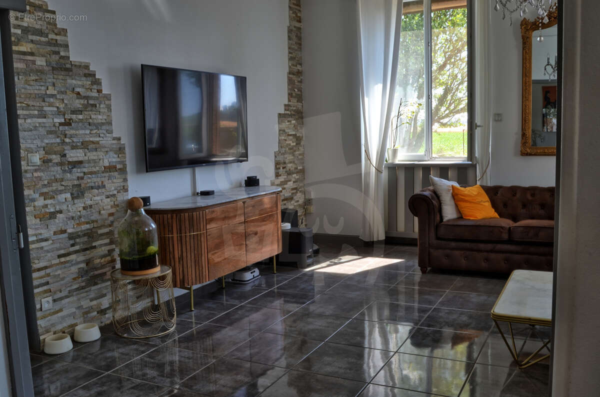 Maison 173m2 avec garage et grande dépendance sur un grand terrain boisé à Prosnes - photo 6