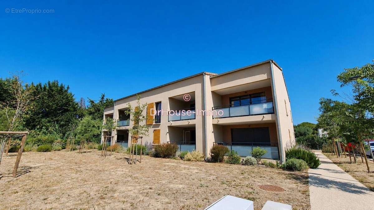 Appartement 68 m² à Mouries  - photo 24
