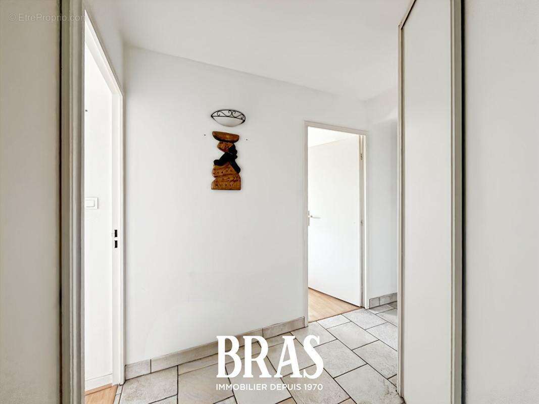 ROUTE DE SAINTE LUCE - T4 avec garage et balcon - photo 7